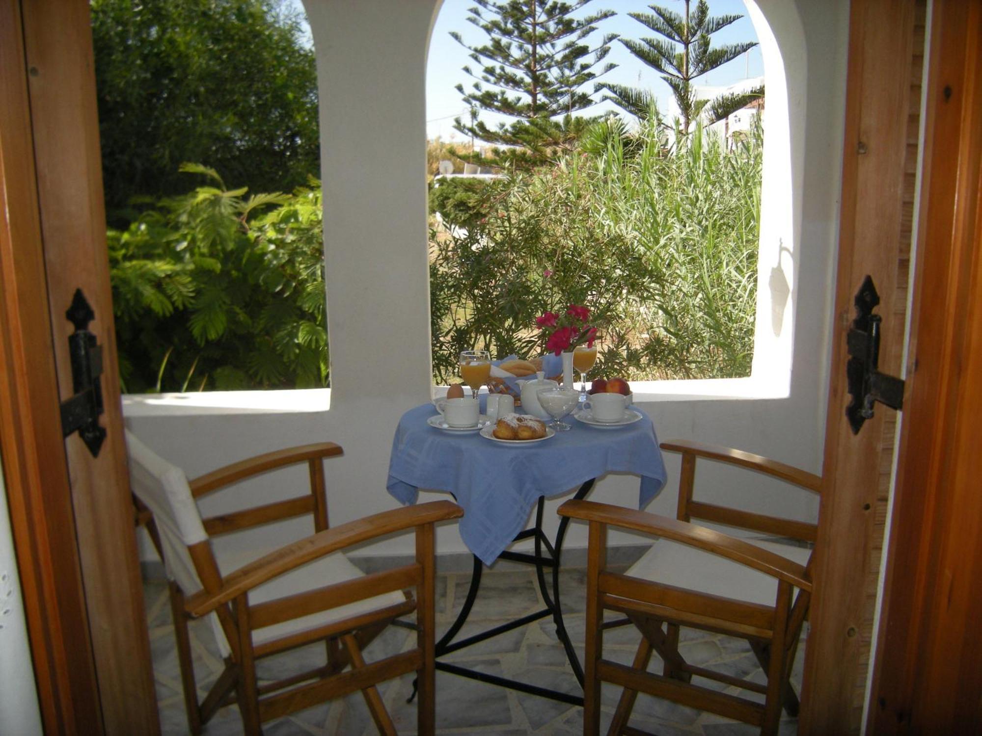 Roussos Beach Hotel Náousa Kamer foto